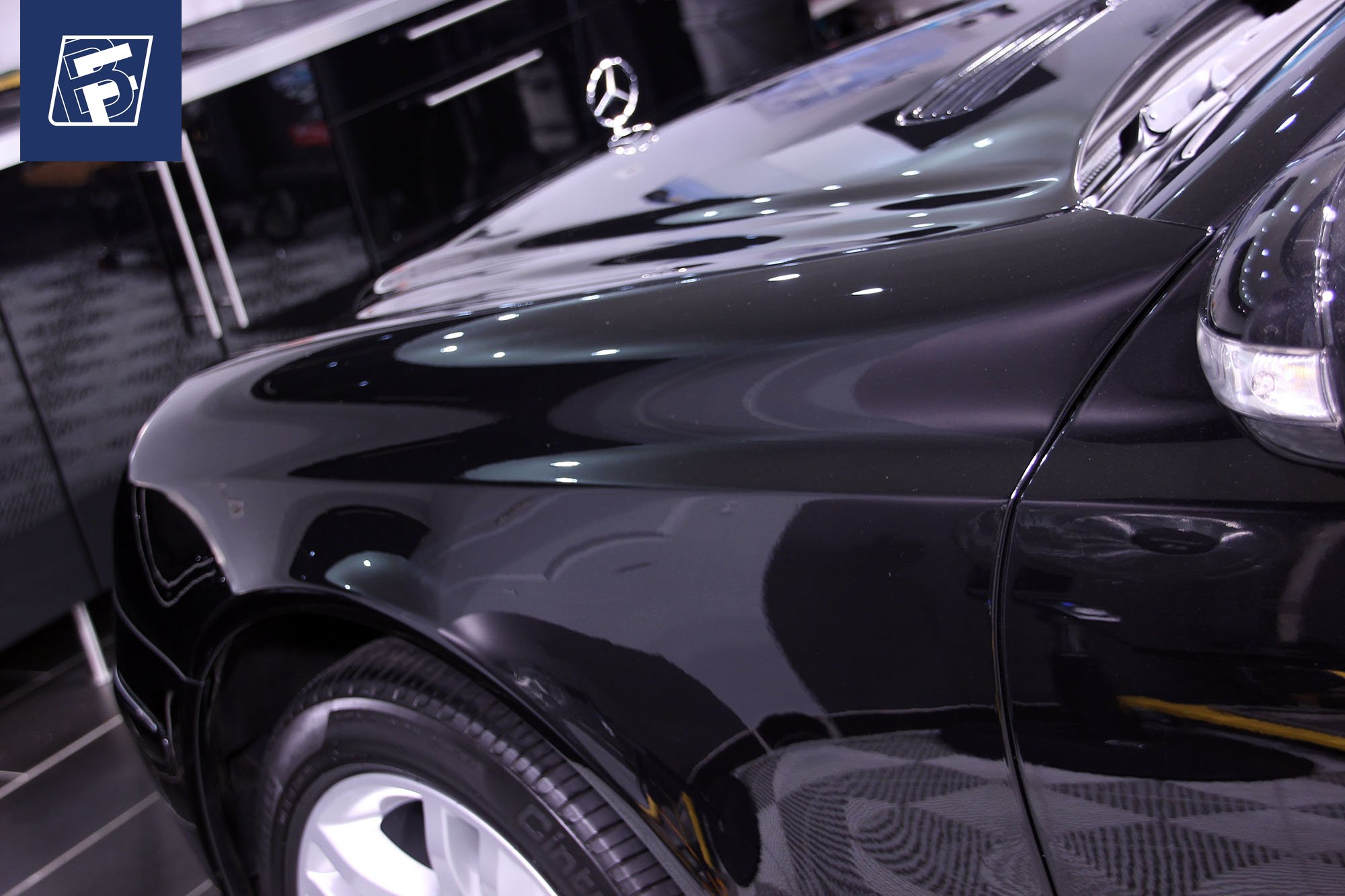 Résultat detailing Mercedes Classe E Break — Profondeur du noir