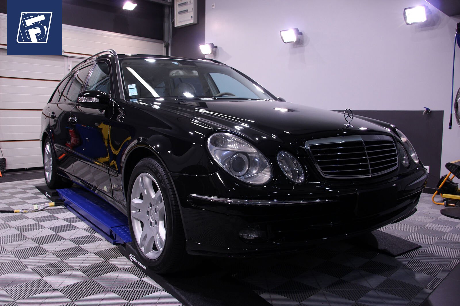 Mercedes Classe E Break noir — ByFab Lyon